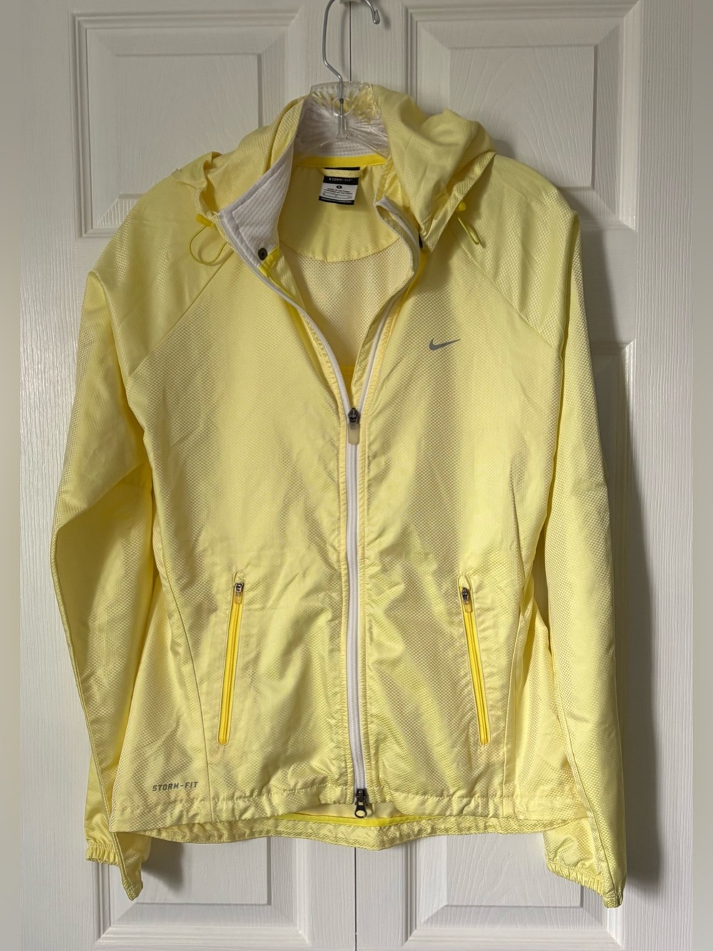 Nike Women’s Storm Fit Full Zip Jacket